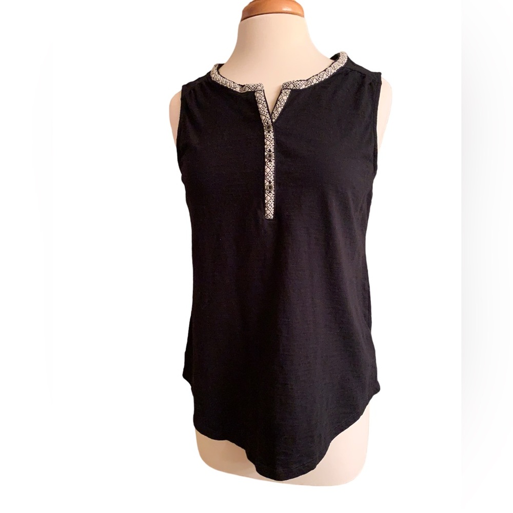 Style & Co Women’s Black & White Neckline Shirt(Med)